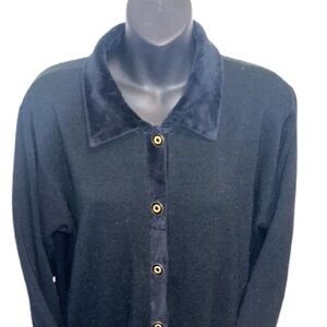 Karen Lessly black lightweight knit button front cardigan with pockets size M